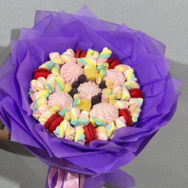 Sweet bouquet of marshmallows and macaroni