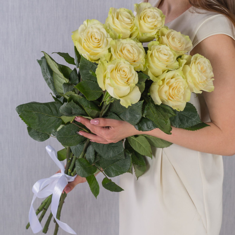 Букет из 9 крупных Белых роз Эквадор 60 см №36401, стандартный