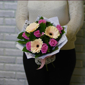 Bouquet "Pink roses and cream gerberas"