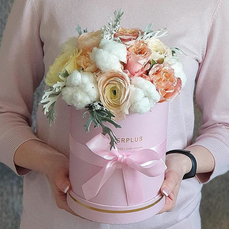 Hat box with cotton and roses, standart
