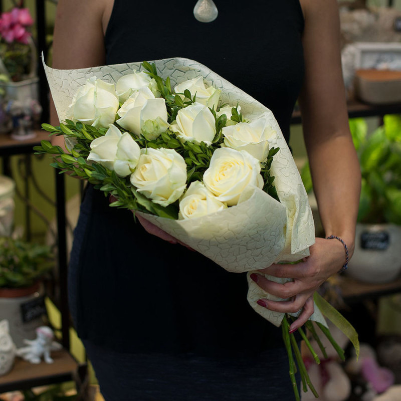 Bouquet of 11 white roses, standart