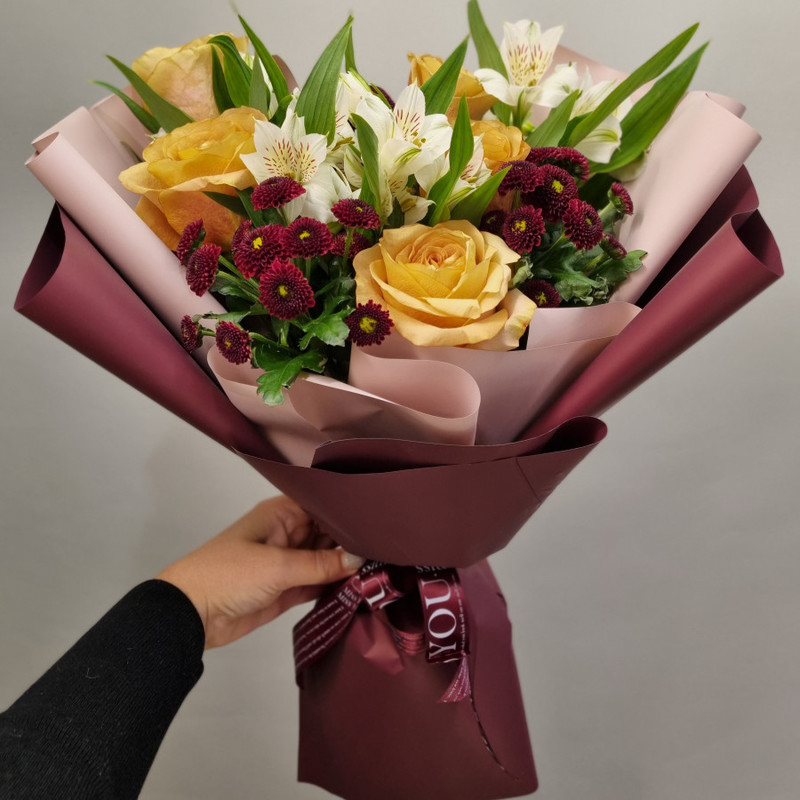 Bouquet of bright flowers, standart
