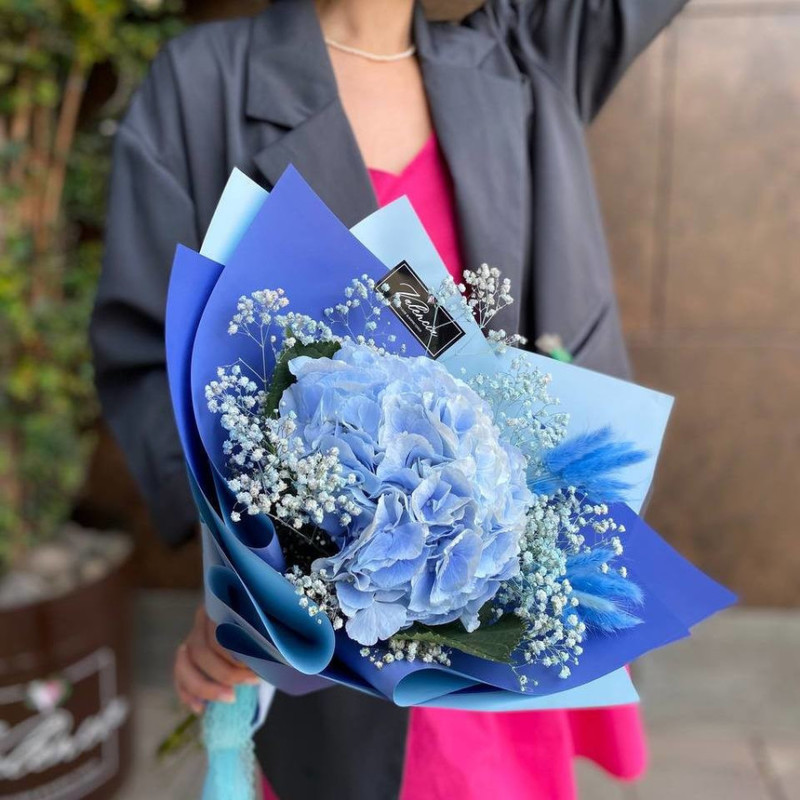 Bouquet with blue hydrangea, standart