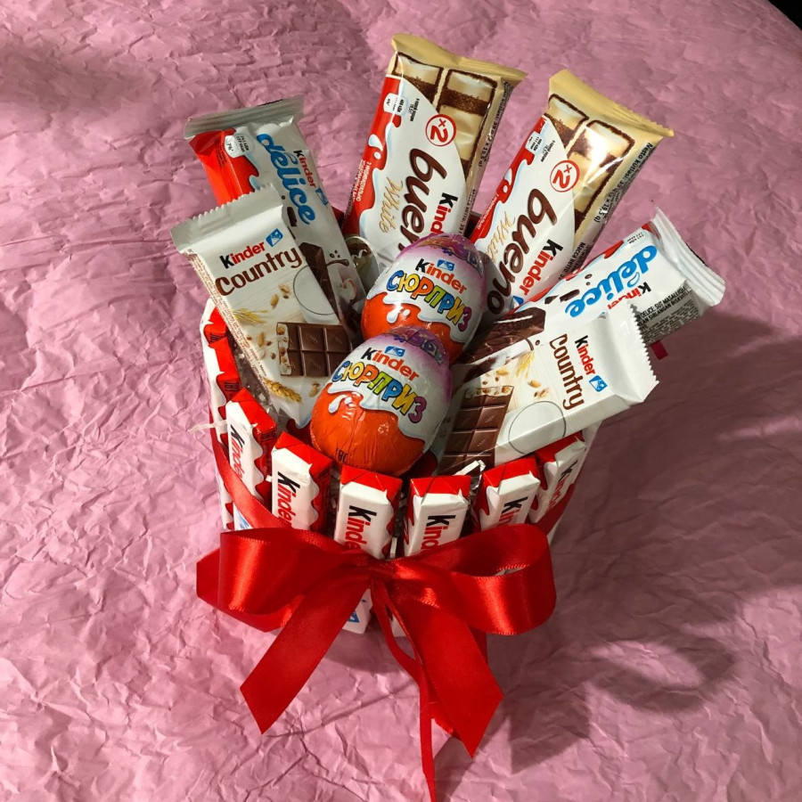 Gift box with kinder chocolate, vendor code: 333036269, hand-delivered to  Moscow (inside MKAD)