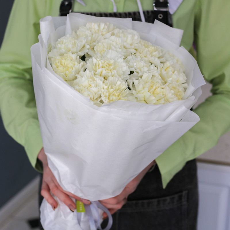 Mono bouquet with white dianthus, standart