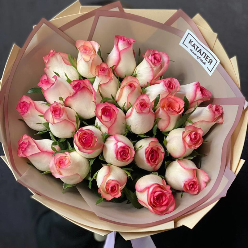 25 roses in designer packaging, standart