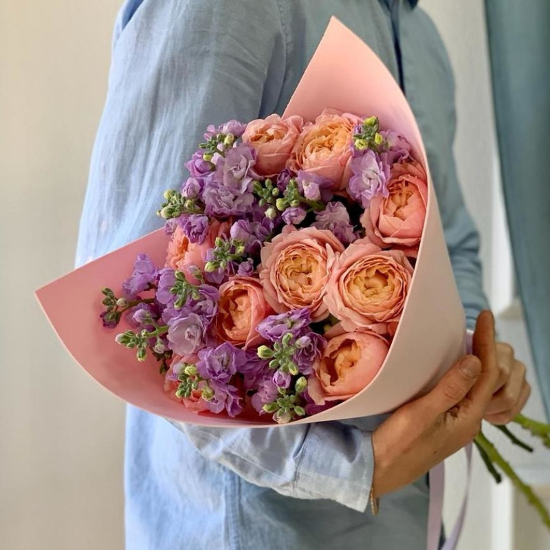 Duo bouquet of spray peony roses and lilac matthiola, standart