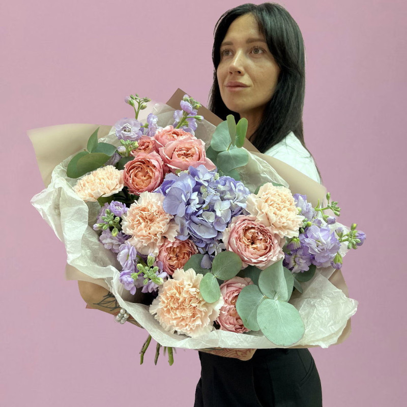 Soho author's bouquet of elite varietal flowers, standart