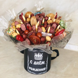 Sausage bouquet in a hat box