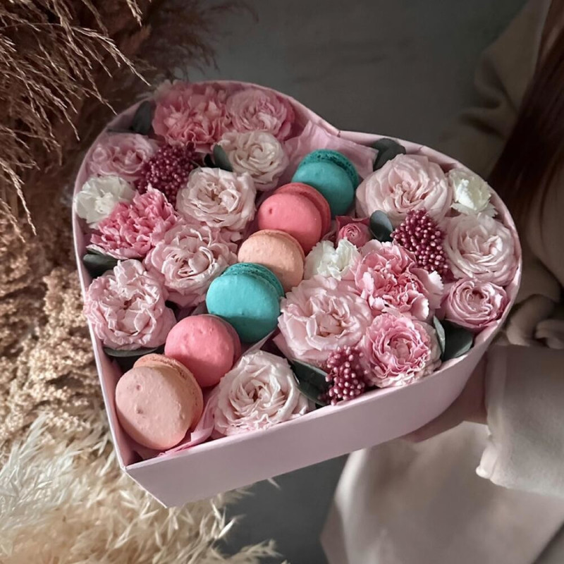 Flowers and sweets in a boxSize L, standart