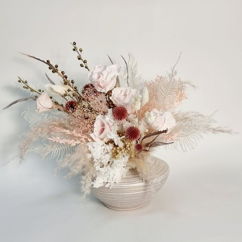 Composition of dried flowers in lilac tones, standart