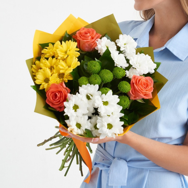 Bouquet of chrysanthemums and roses, standart
