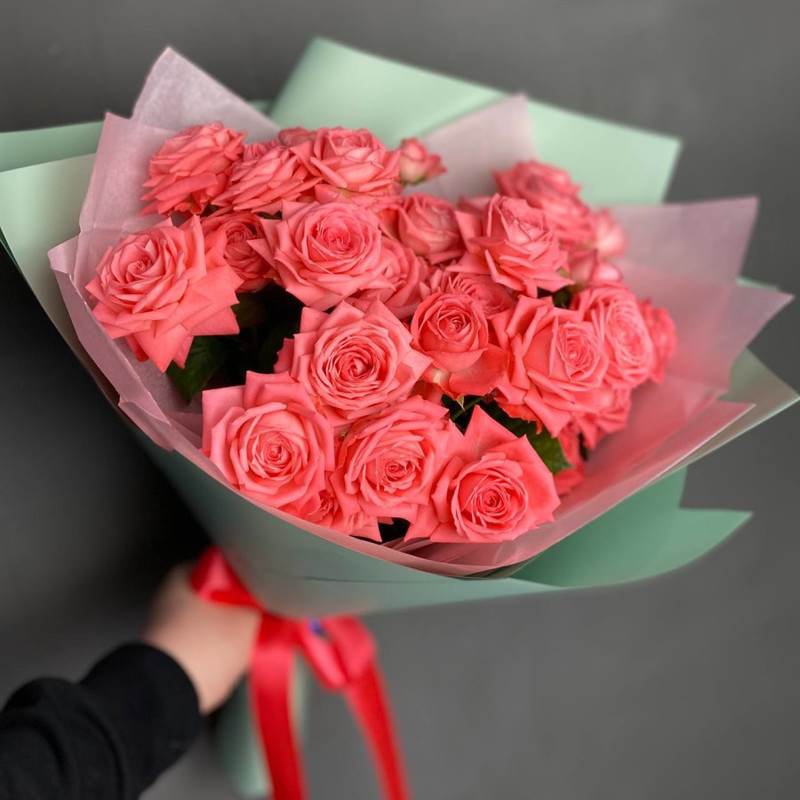 Bouquet of spray roses, standart