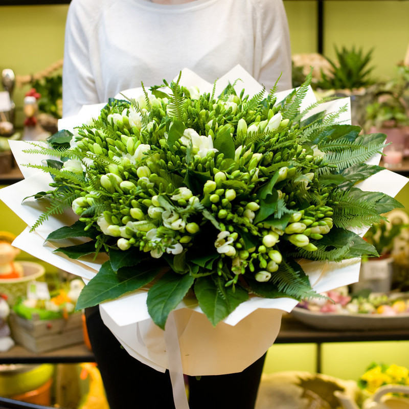 Bouquet of flowers "White freesia", standart
