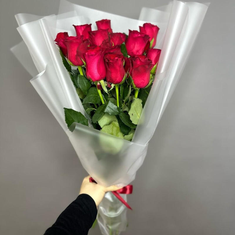 Bouquet of 15 pink roses in designer decoration 50 cm, standart