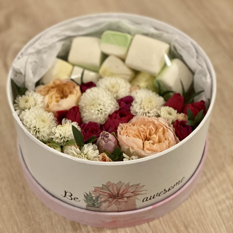 Round box with flowers and sweets, standart