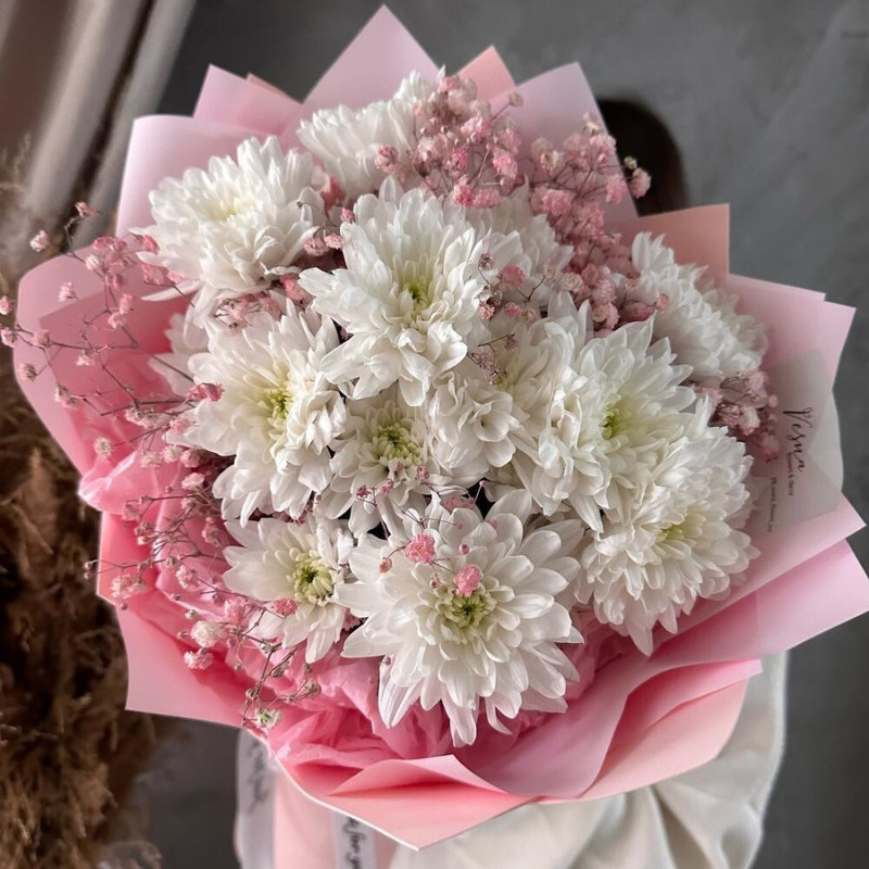 Designer bouquet with chrysanthemum and gypsophila size S, standart