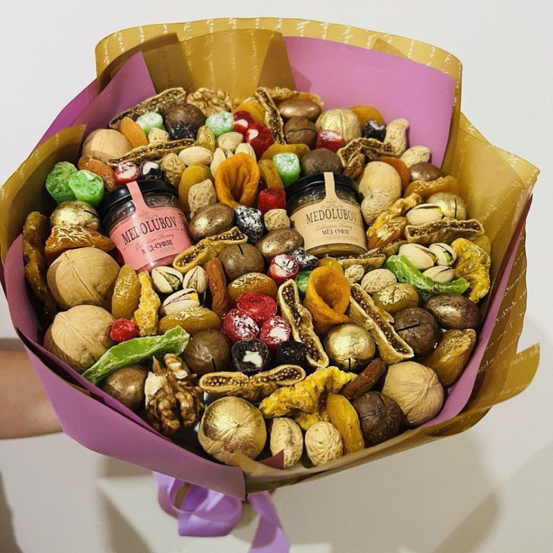 Large bouquet of nuts and dried fruits with honey, standart