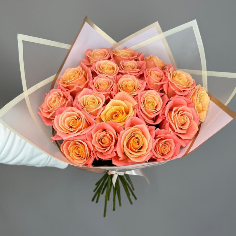 Bouquet of 21 orange roses in designer decoration 50 cm, standart