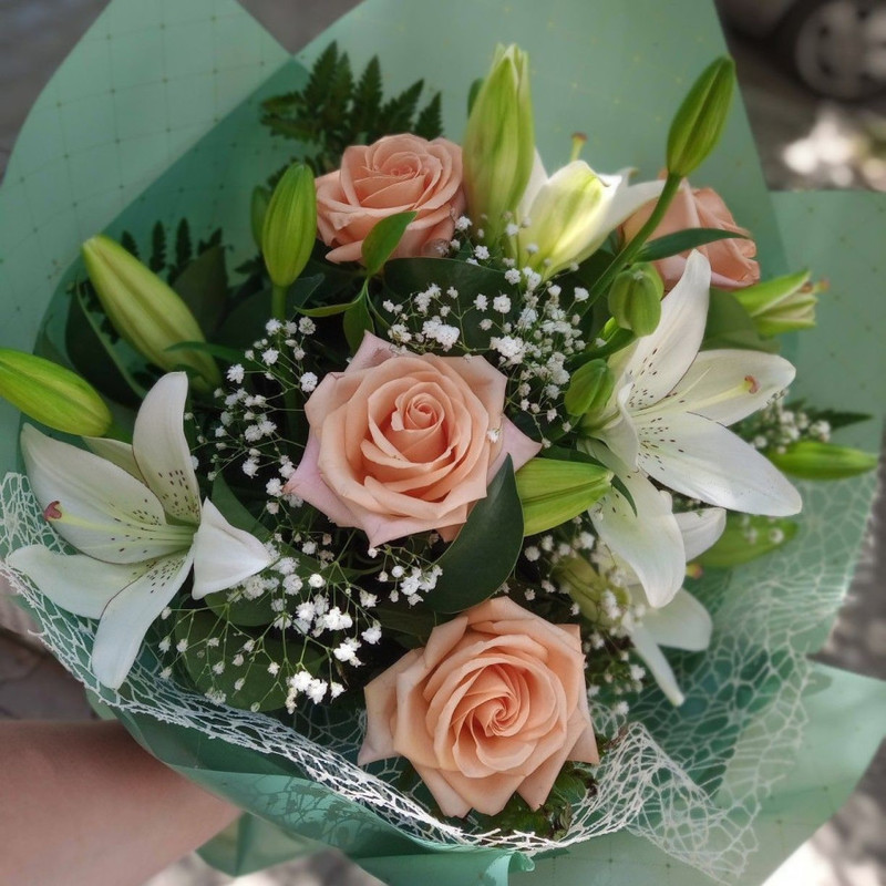 bouquet of lilies and roses, standart