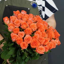 51 оранжевая «Роза Вау» 70 см