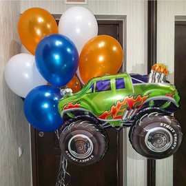 Set of balloons with a car
