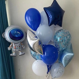 Set of balloons with an astronaut