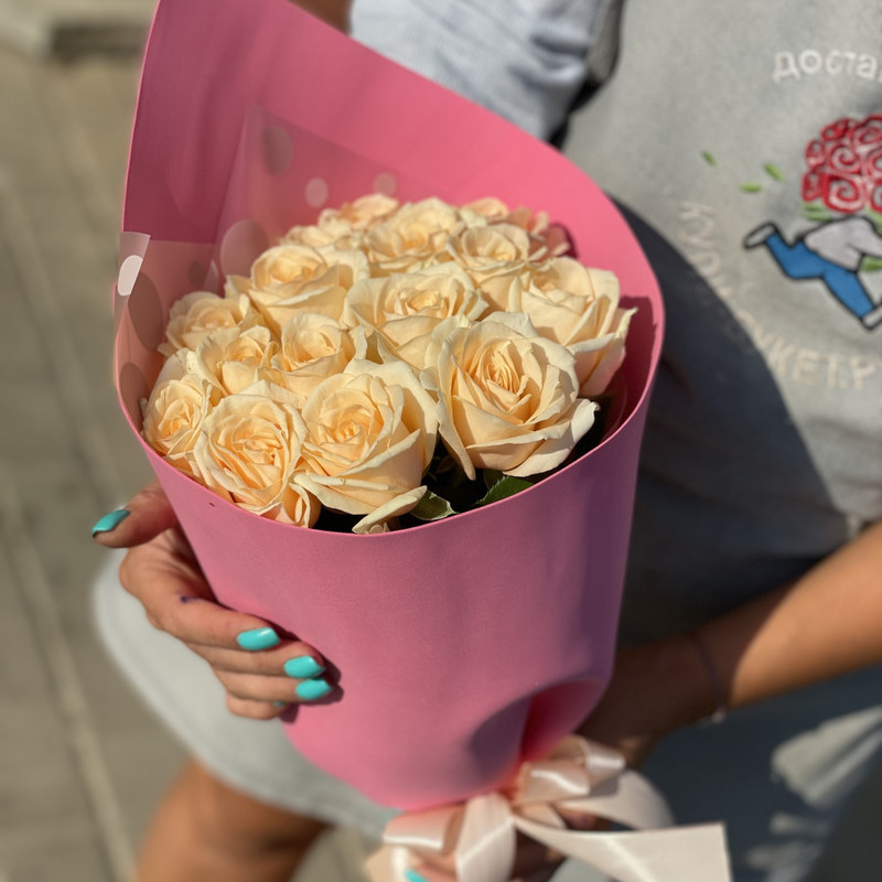 Cream roses, standart