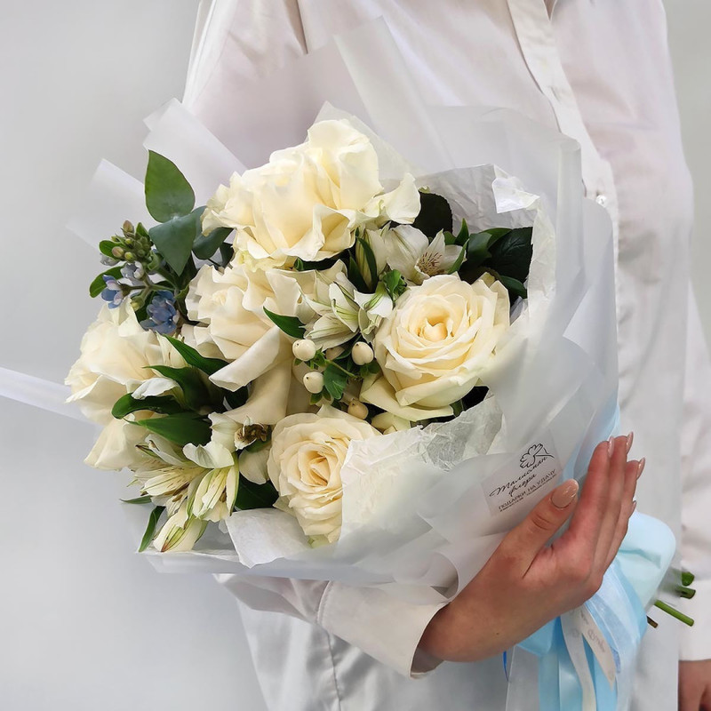 Tenderness of a white angel compact bouquet, standart