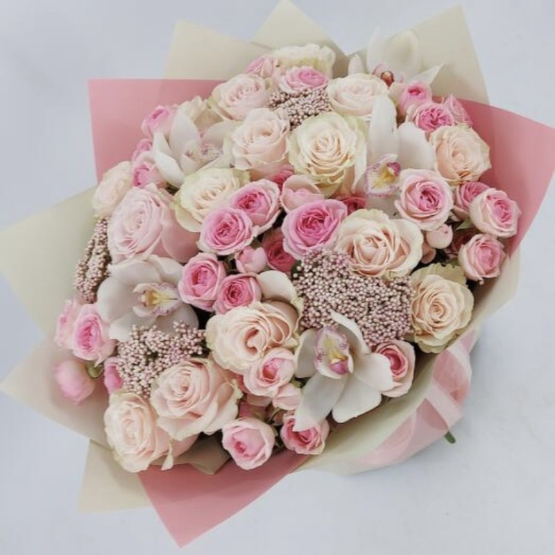 Luxurious delicate bouquet of Ecuadorian roses and orchids, standart