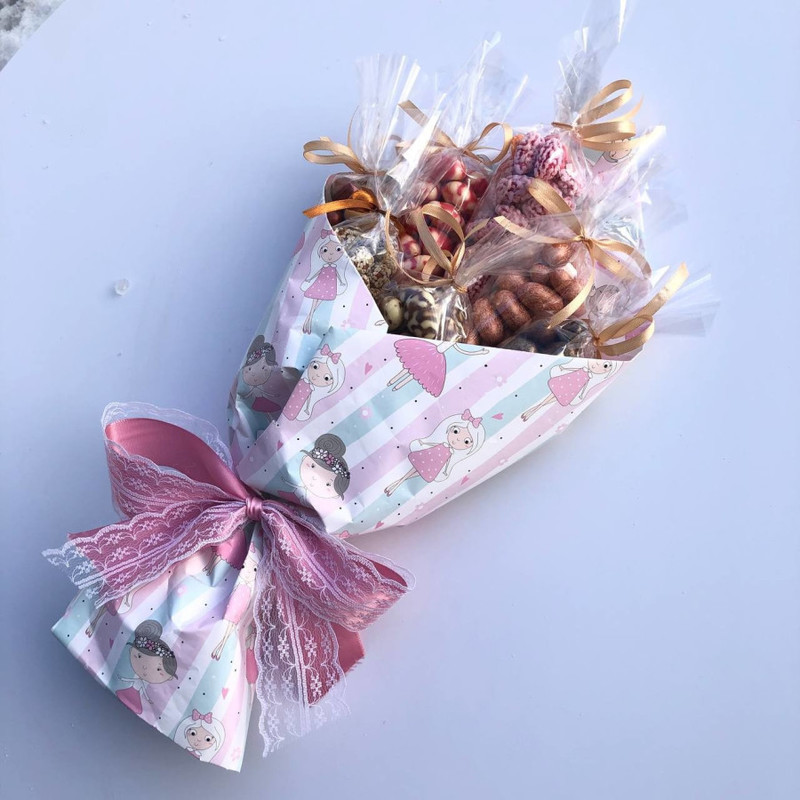 Sweet bouquet for a girl from nuts, standart