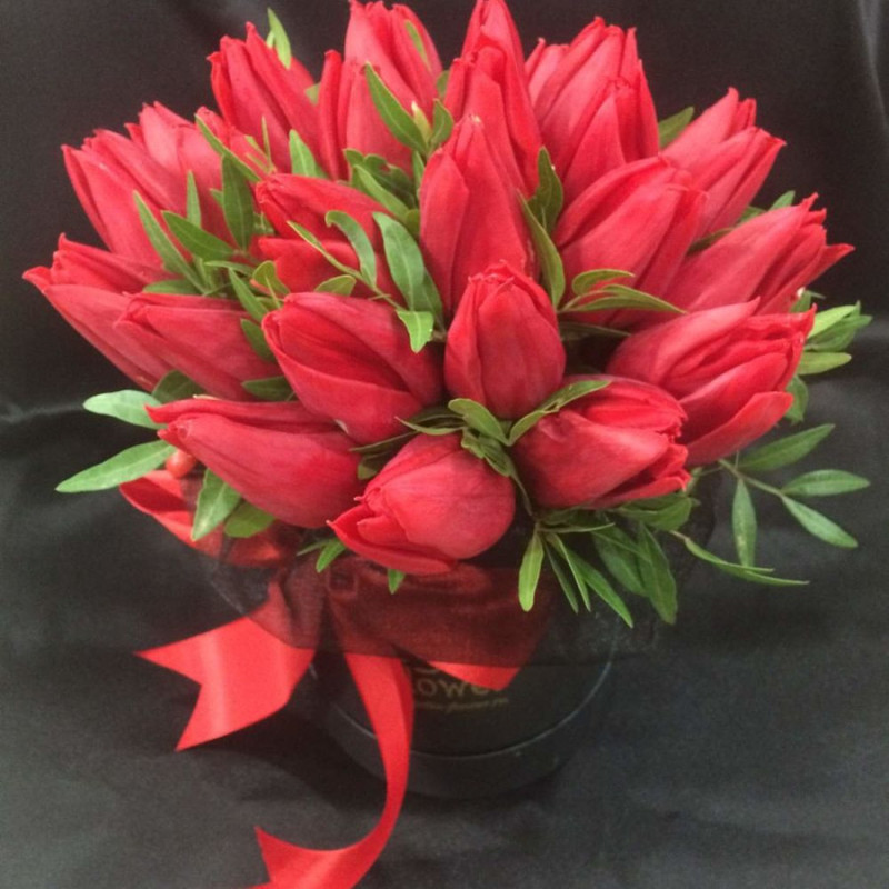 Tulips in a hat box, standart