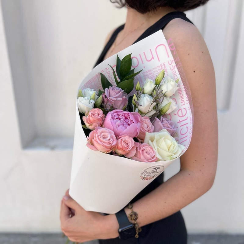 Bouquet with peony Sissy, standart