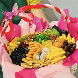 Dried fruits in a gift basket