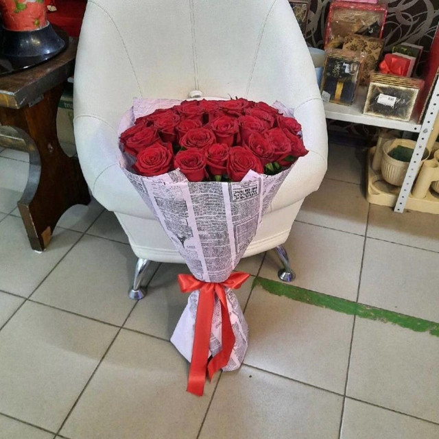 Букет из 25 красных роз, стандартный