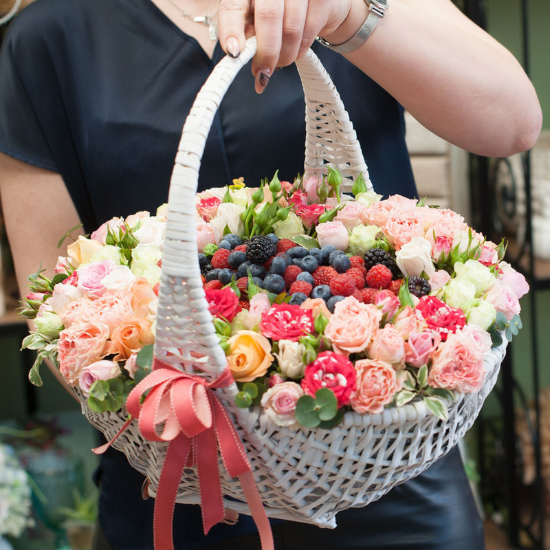 Basket "Flowers and berries", standart