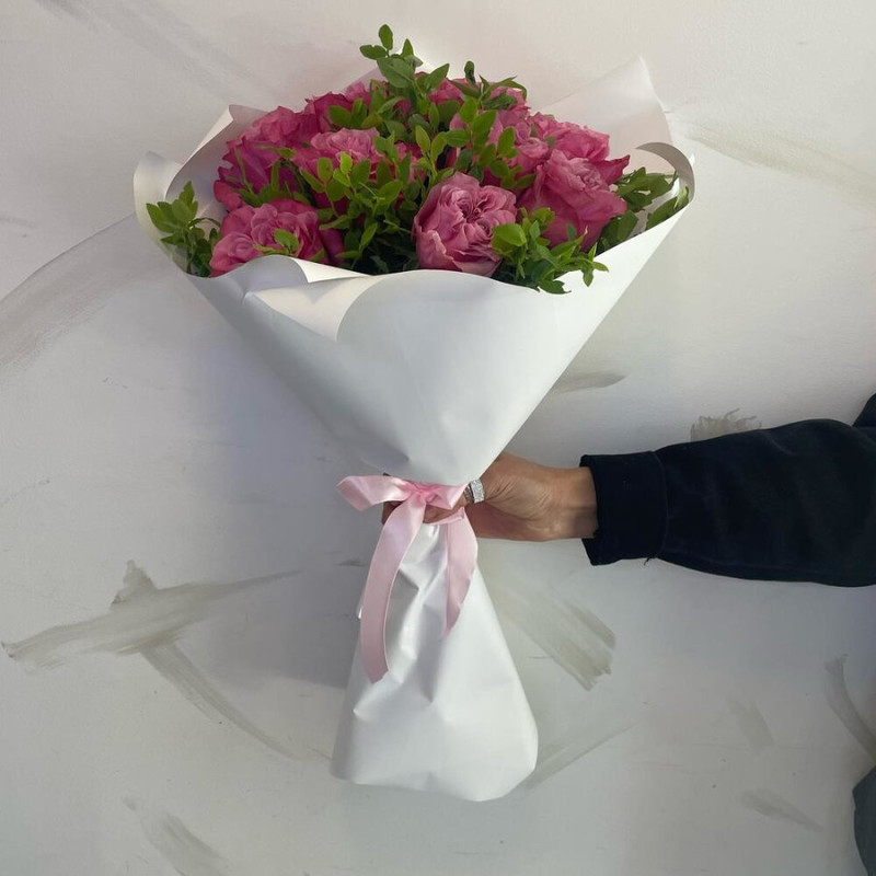 Bouquet of 11 Ecuadorian peony roses 60cm, standart