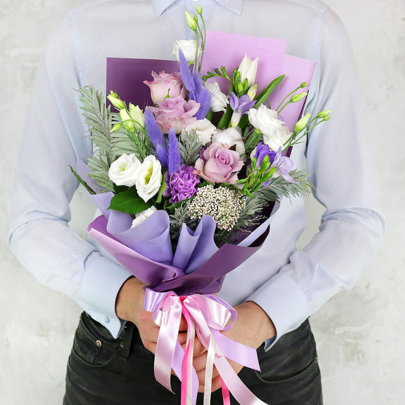 Bouquet of lisianthus, carnations, roses and freesias, standart