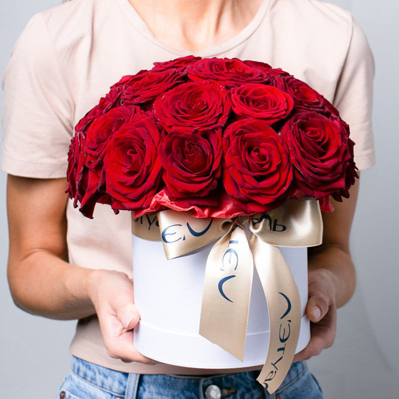 Bouquet of bright red roses "Volcano of Passion", standart