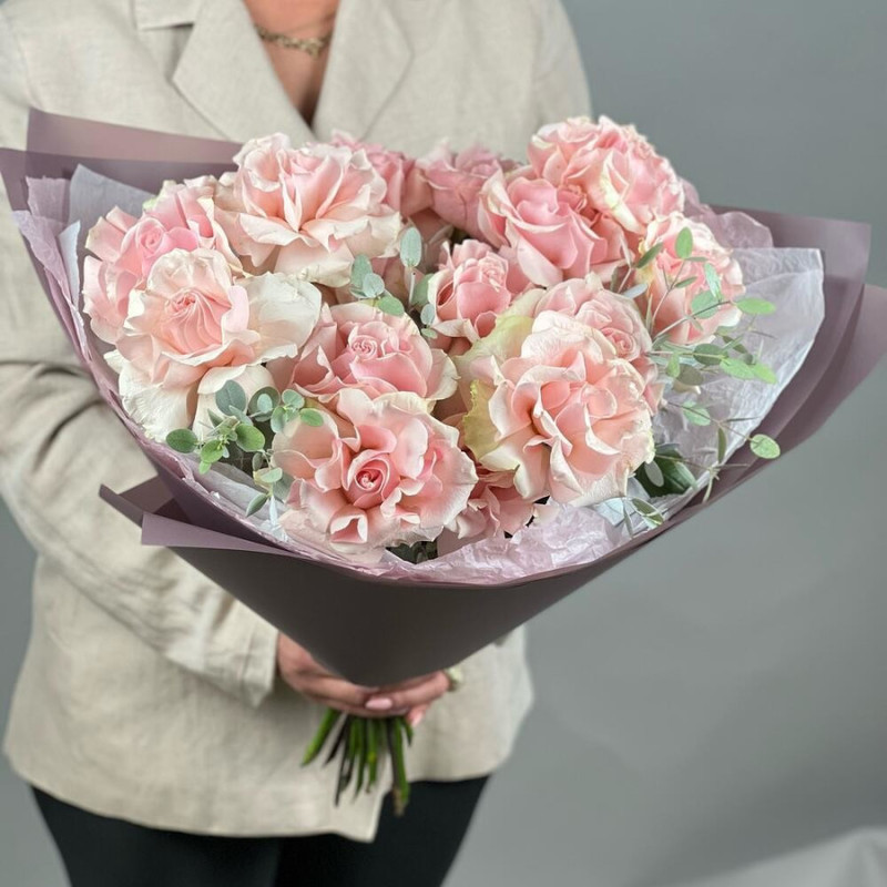 Букет из 11 нежных розовых роз Эквадора, стандартный