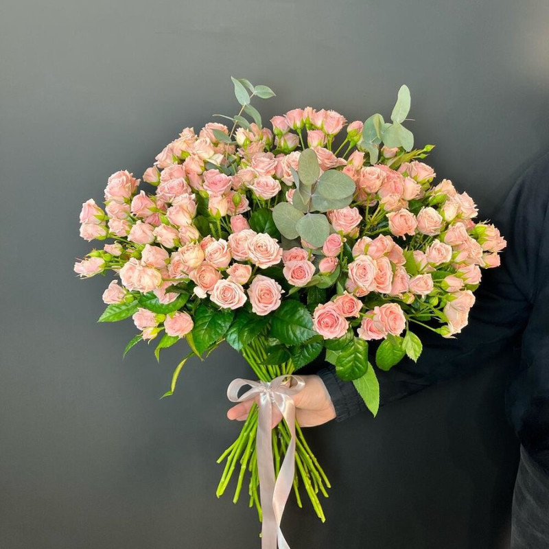 Mono-bouquet of pink spray roses, standart
