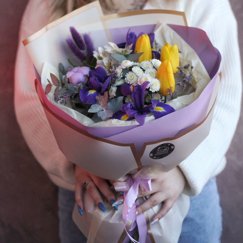 Bouquet with irises “Give me goosebumps”, standart