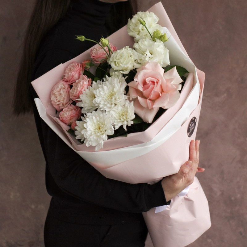 Bouquet with roses and chrysanthemums "Pink lemonade", standart
