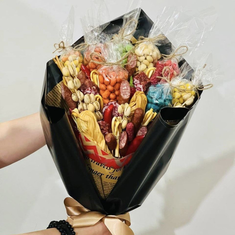 A bouquet of snacks for a man, standart