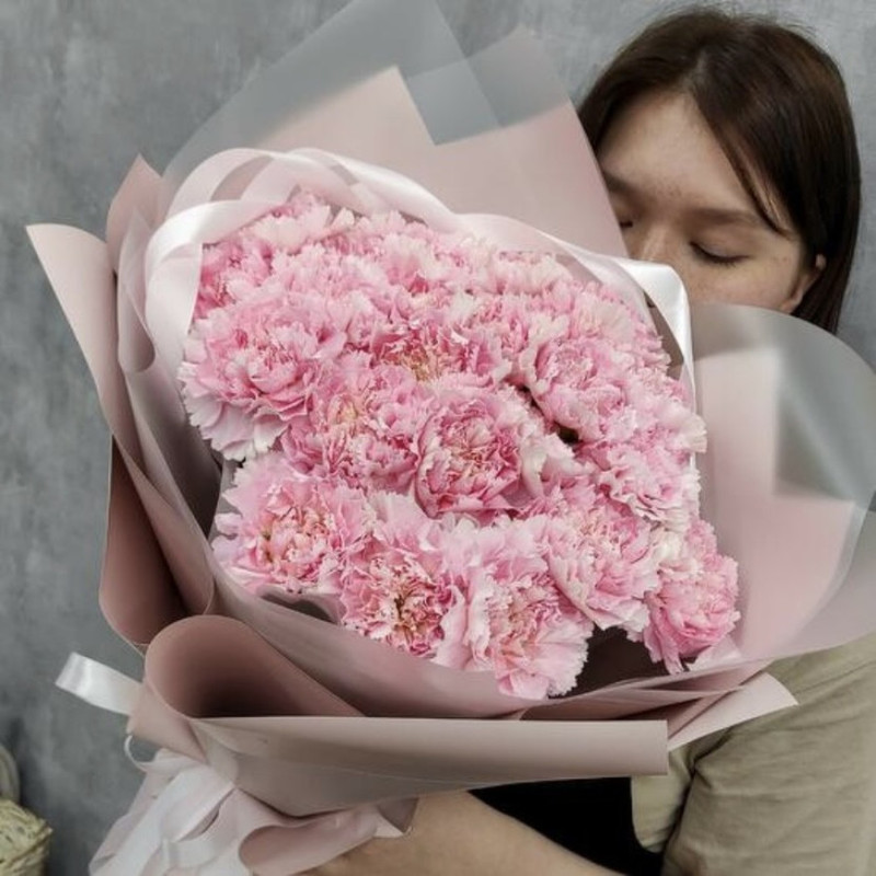 Bouquet of pink carnations, standart