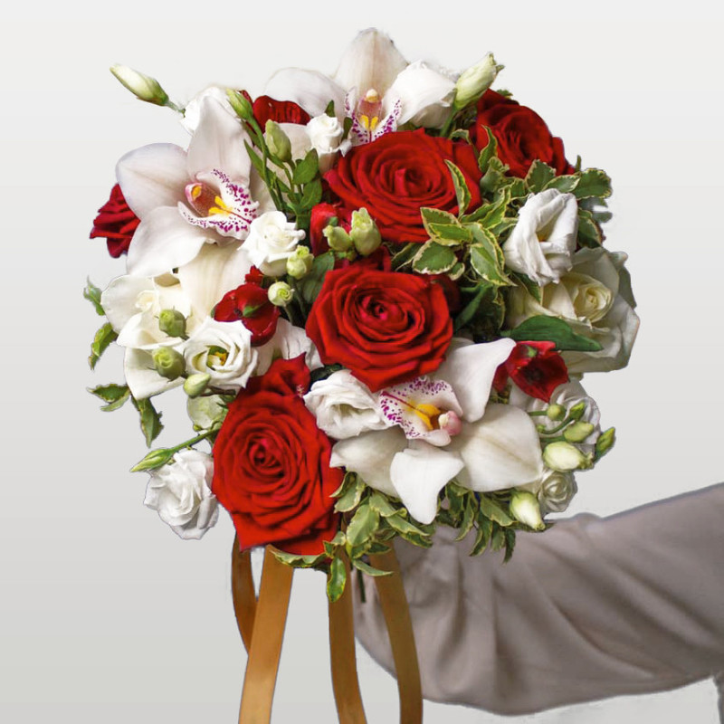 Букет из роз, орхидей и лизианлусов «Цвета любви», стандартный