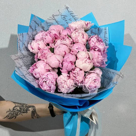 Bouquet of 21 peonies for your beloved