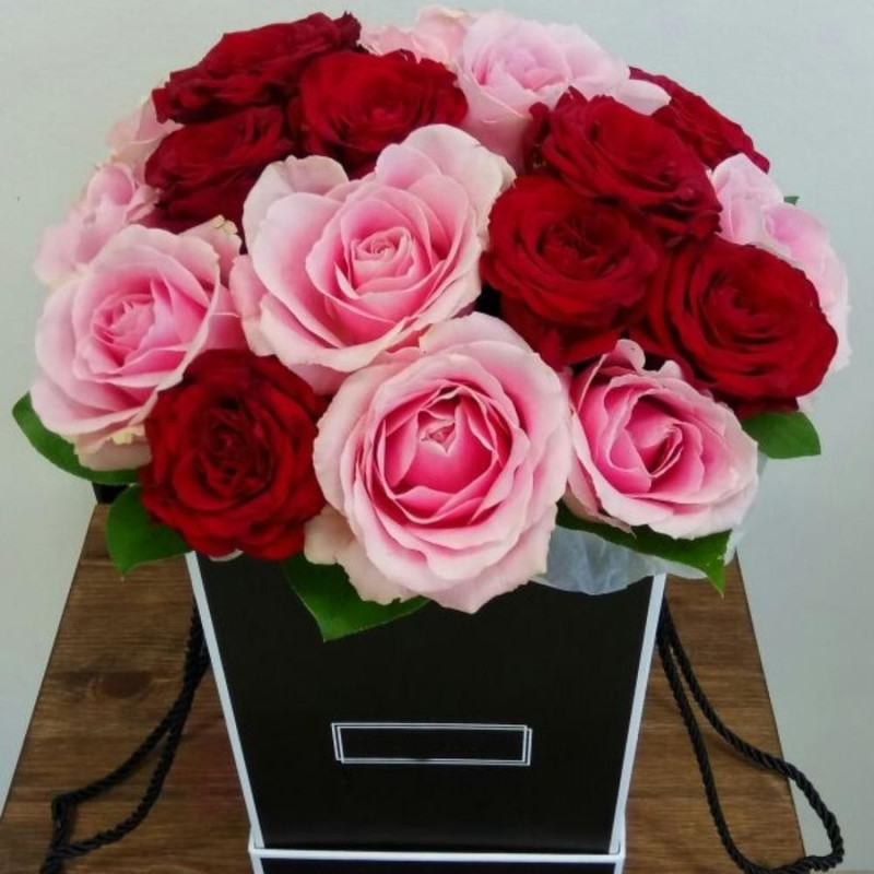 17 roses in a hatbox, standart