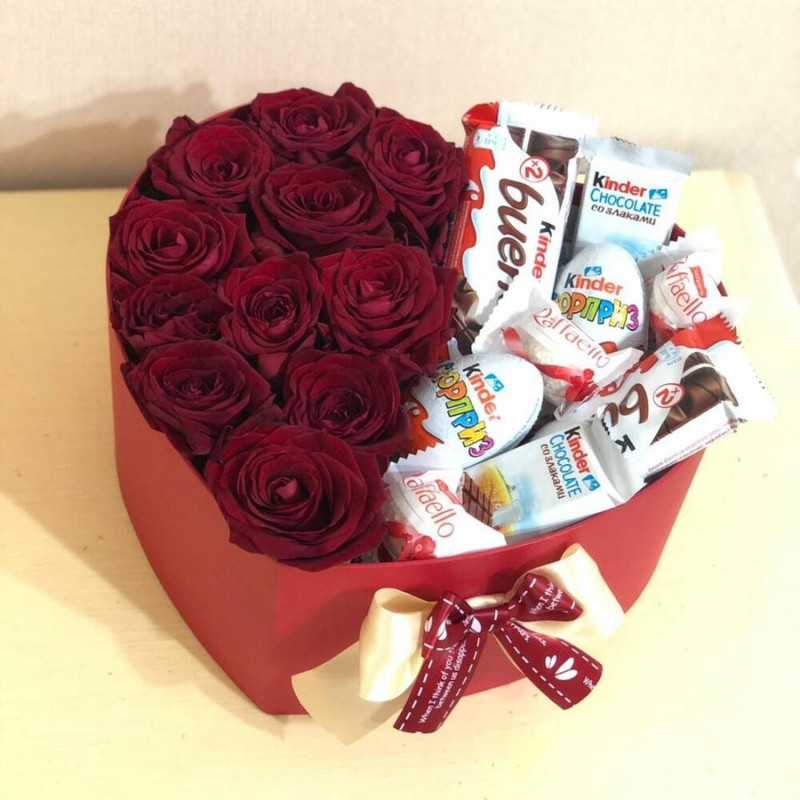 Roses in a box with kinder chocolate, standart