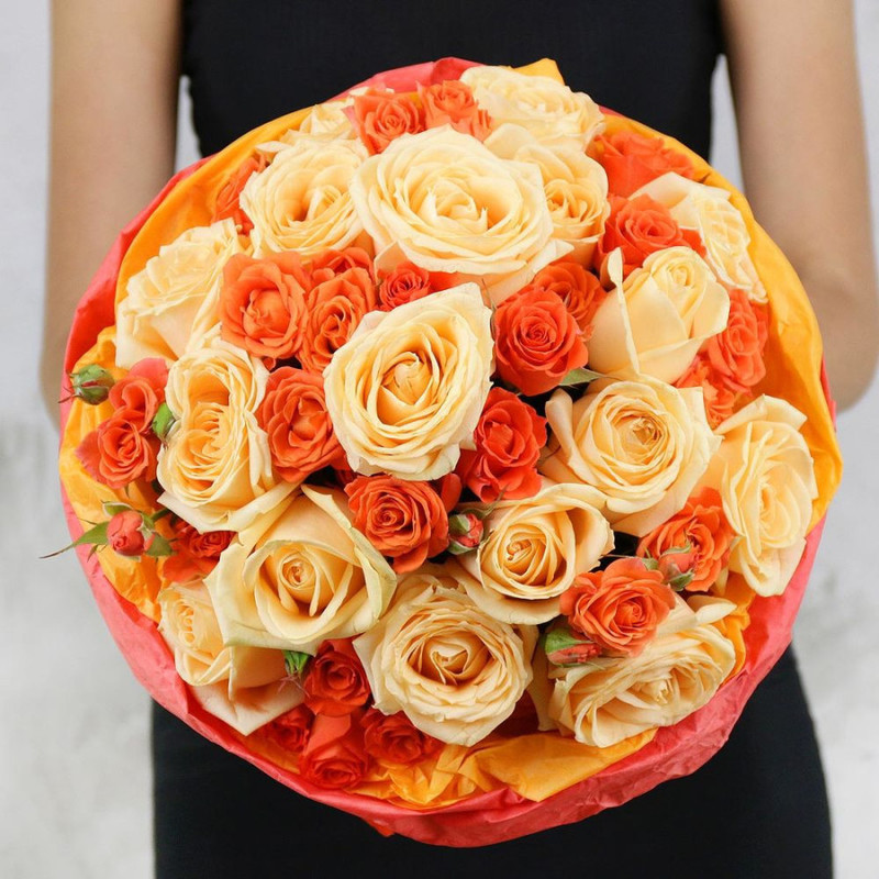 Bouquet of 25 cream and orange roses, standart